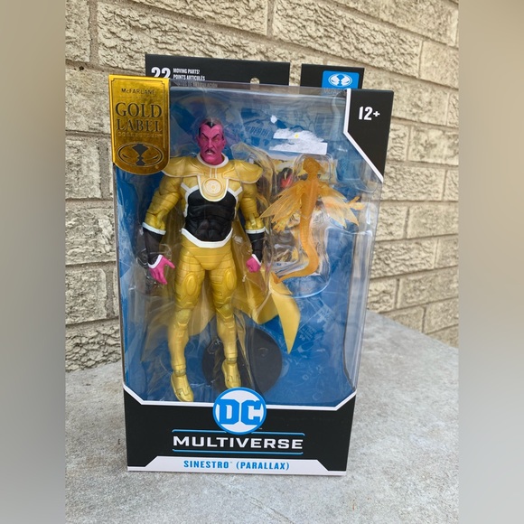 DC Multiverse Sinestro Figure with Accessories - Picture 1 of 4